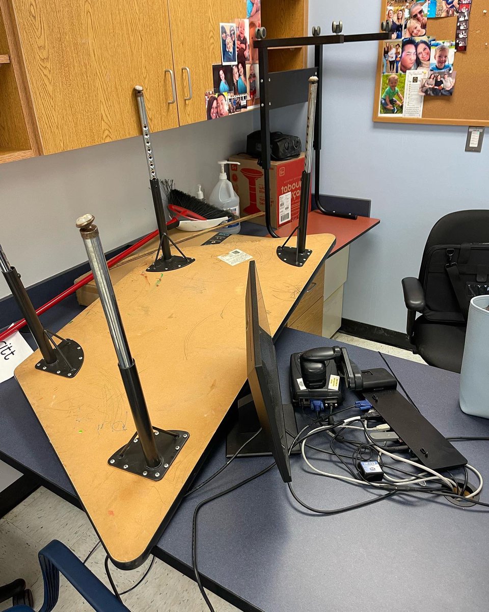 msbrittsela's tweet photo. When setting up a classroom, I always start with my desk area, so I can have that one space to work that’s organized and put together. Swipe➡️to see the after. What’s the first thing you start with in your room? @SevernRivAACPS https://t.co/6lpCyhaAyE