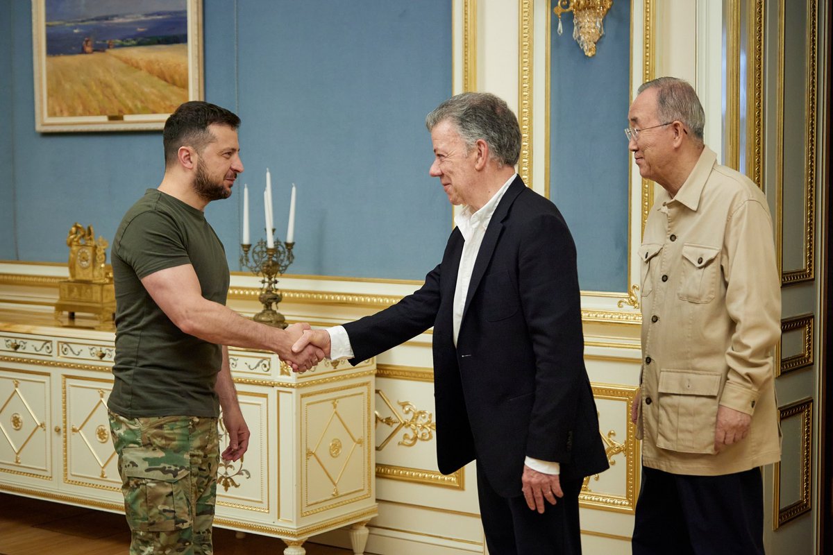 JuanManSantos's tweet image. Como Elders, nuestro objetivo es prevenir o acabar las guerras, no ganarlas. Nuestra prioridad es mantener viva la llama de la paz.

📃: theelders.org/news/elders-in…