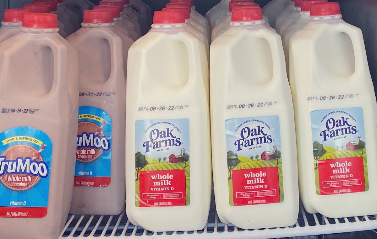 DeanHSnow's tweet photo. So excited to start the fall semester off with a new partnership in our Maverick Pantry presented by Kroger! Thanks #oakfarmsdairy for your support! #UTAcares #communitythatcares #maverickpantry https://t.co/rmaGPANQ3g