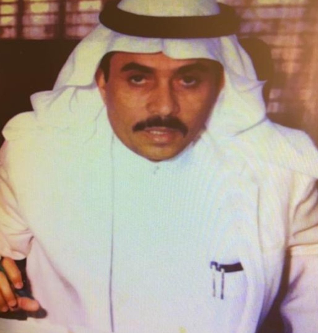 saud_abdulghani's tweet photo. أ.بكر بن أحمد محمد إبراهيم زيدان رحمه الله، ولد بجيزان ونشأ بها،حصل على مؤهل إدارة مطارات من معهدالطيران المدني ودبلومات من بريطانيا وسنغافورة،نائبا لمدير مطار المدينة، سكن العنابية والحرةالشرقية،له انشطة تجارية، توفي بالمدينة ودفن بها (المصدر أبنائه أ.فادية وأ.أحمد حفظهما الله). https://t.co/vpQcUY57Y1