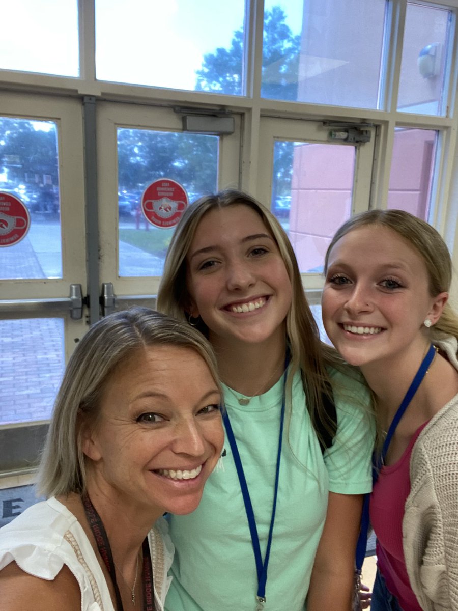 TheRidgeCheer's tweet photo. Found Arianna and Morgan at the end of their 1st Last-First Class Meeting! #lastfirsts #HawksSoar #OneTeamOneFamiky
@morgan_rimes https://t.co/7HpXt8sts3