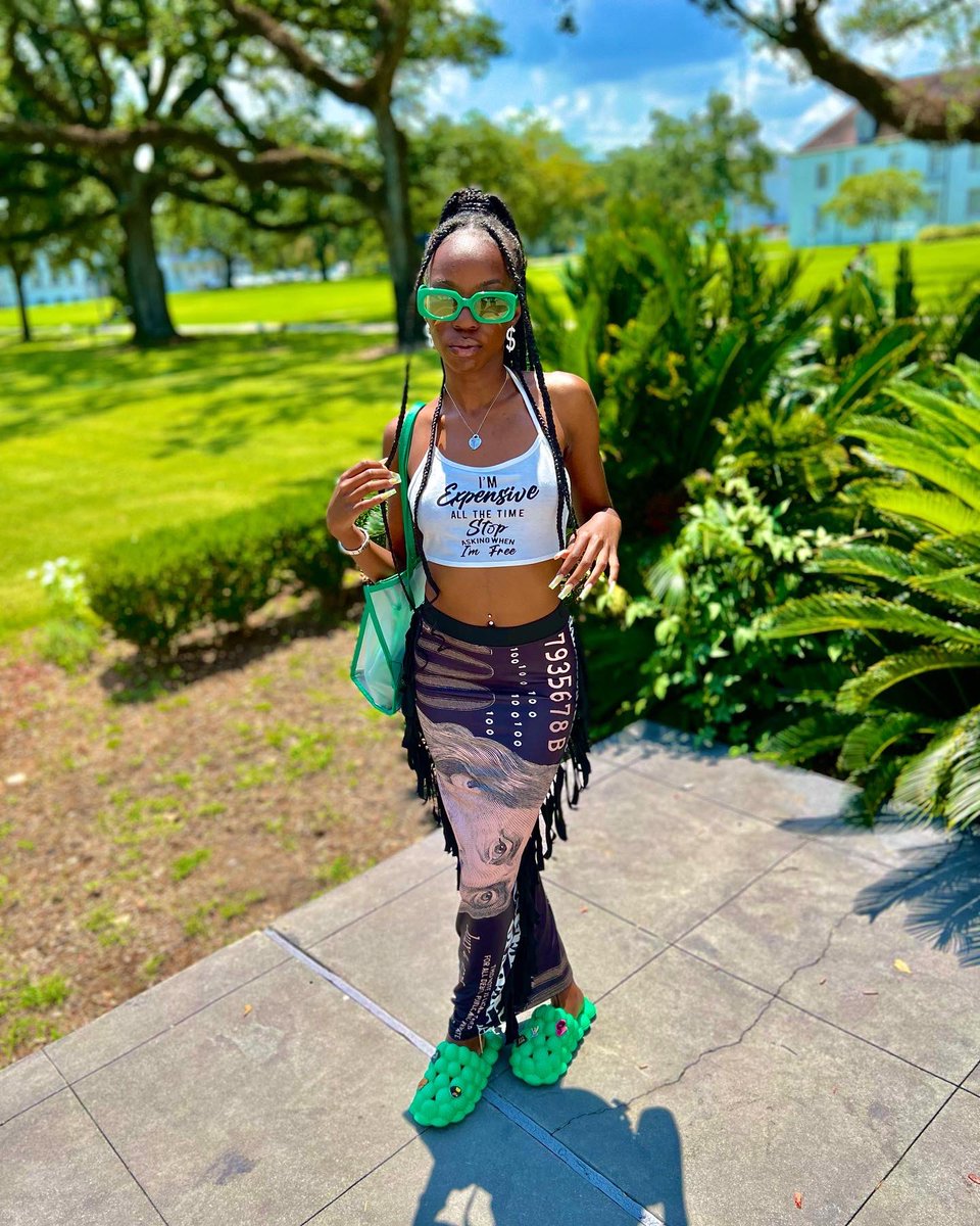 boujeevannah tweet media