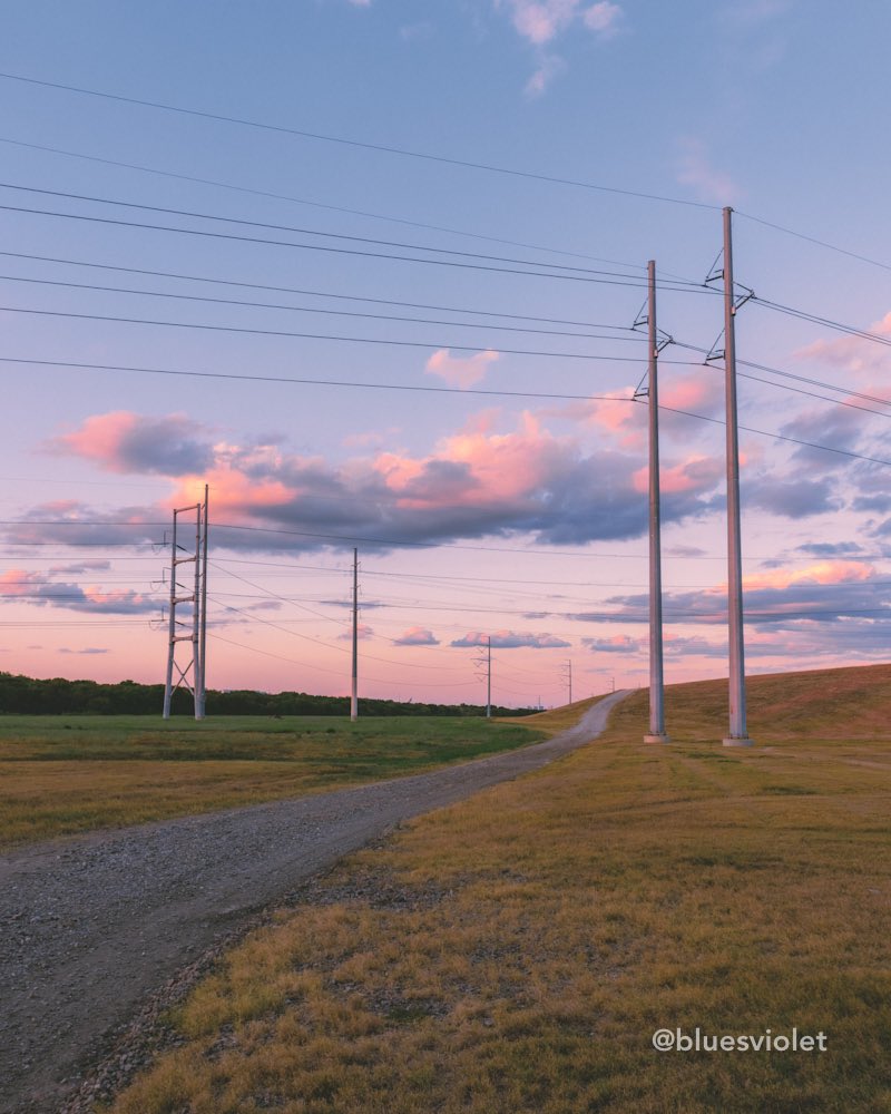 bluesviolet's tweet photo. Pink + White
#pinkandwhite #sunset #clouds #candycoatedskies #colors #colorful #scenic #beautiful #scene #goldenhour #goldenhourphotography #goldenhourlight #sunseeker #canonm6markii #pocketcamera #dallastx #dallastexas #sunsetcolors #thosecolors https://t.co/S89vKYEM6b