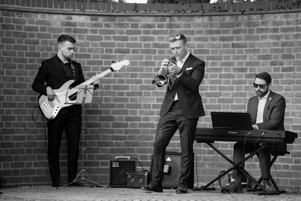 CountessWarwick's tweet photo. Ollie and friends play Jazz, Blues, Modern jazz, Latin jazz, Jazz fusion. They are in great demand for weddings and parties and you will why once you have heard them! https://t.co/B9oXMepIee