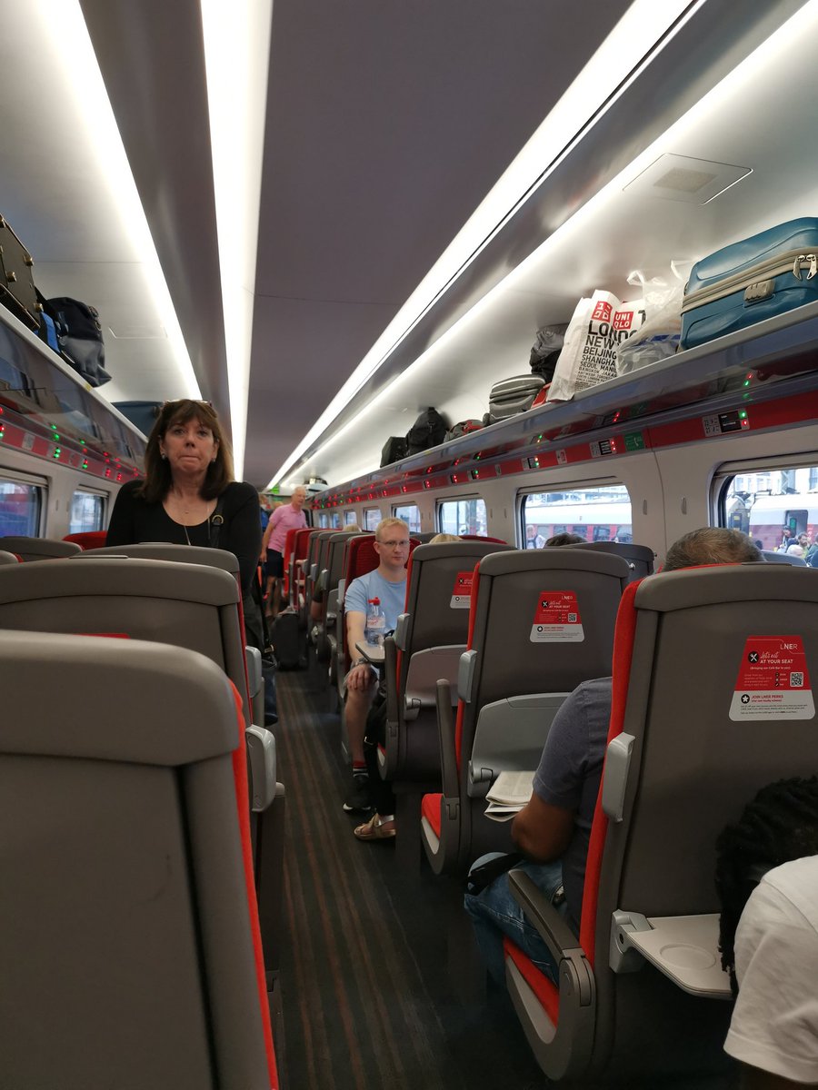 мєℓєиιє tweet media