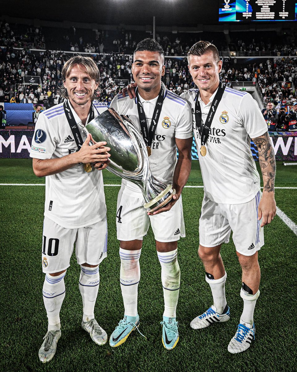 DeadlineDayLive's tweet photo. 🚨 Real Madrid believe Manchester United will offer Casemiro a 5-year contract, worth double the amount of his current salary.

(Source: @jpedrerol, @elchiringuitotv) https://t.co/3N6Vudy2xc