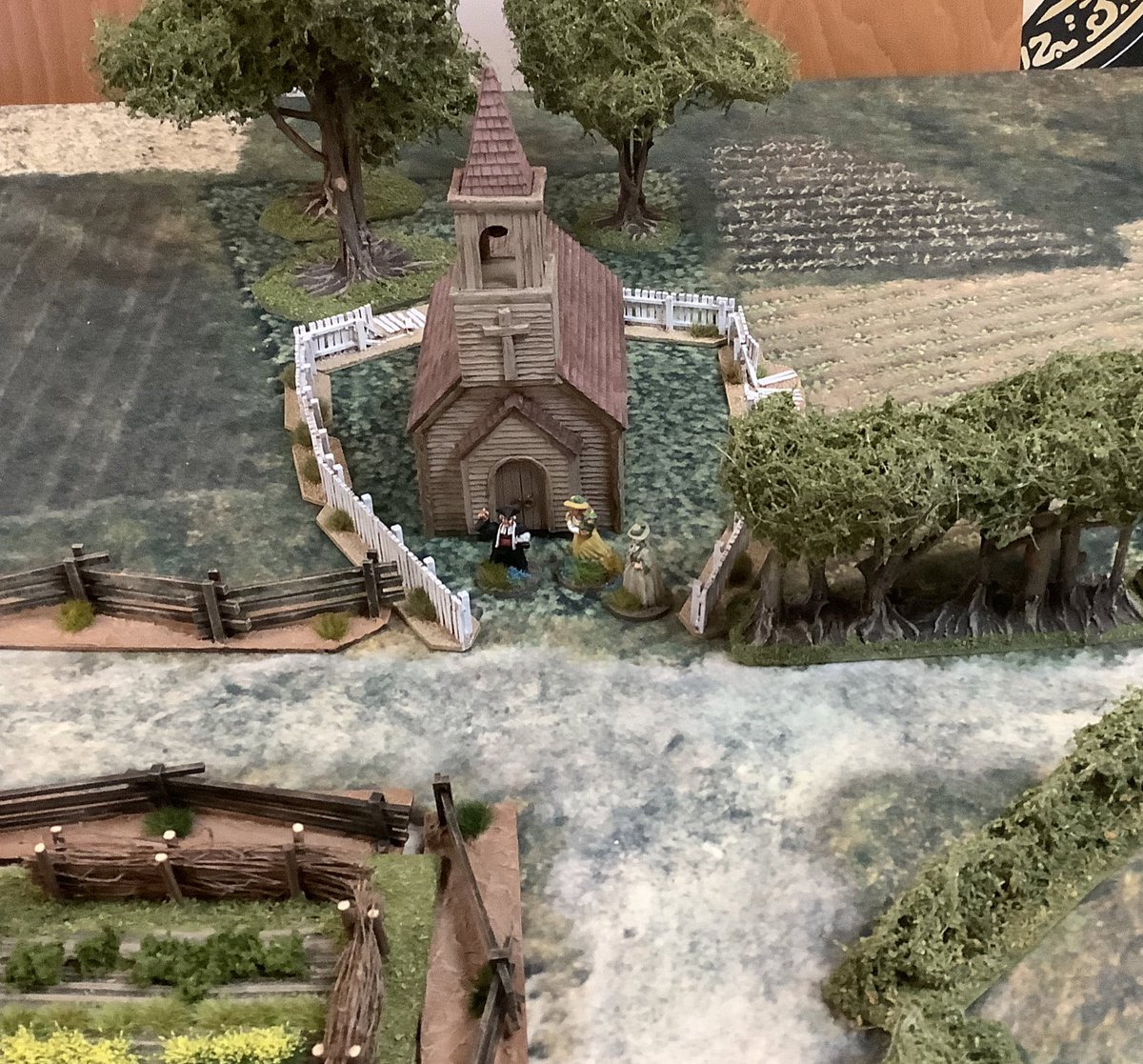 _EccentricMan's tweet photo. Tonight’s game the defence of Castle Rock. French Indian Wars.  Figures by #Gallopingmajor Battle cloth @CigarBoxBattle  #SharpPractice  #Spreadthelard https://t.co/SrBU5Ie1Vs