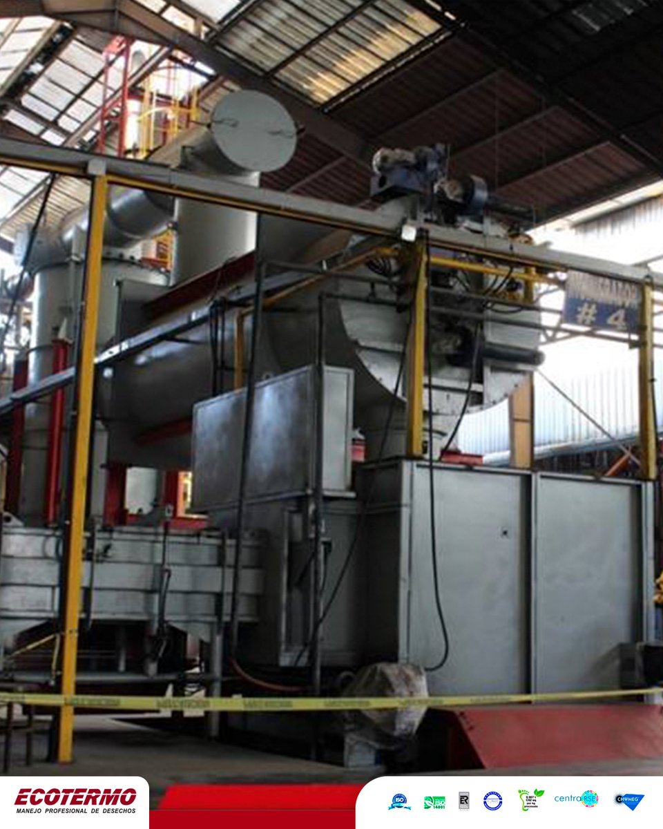 EcotermoLATAM's tweet photo. La incineración es una de las tecnologías que utilizamos para el tratamiento de los desechos industriales y hospitalarios. Su alto grado de efectividad permite reducir el volumen de los materiales entre un 80% a 95% y produce residuos inertes. https://t.co/Pyli9b8nfp