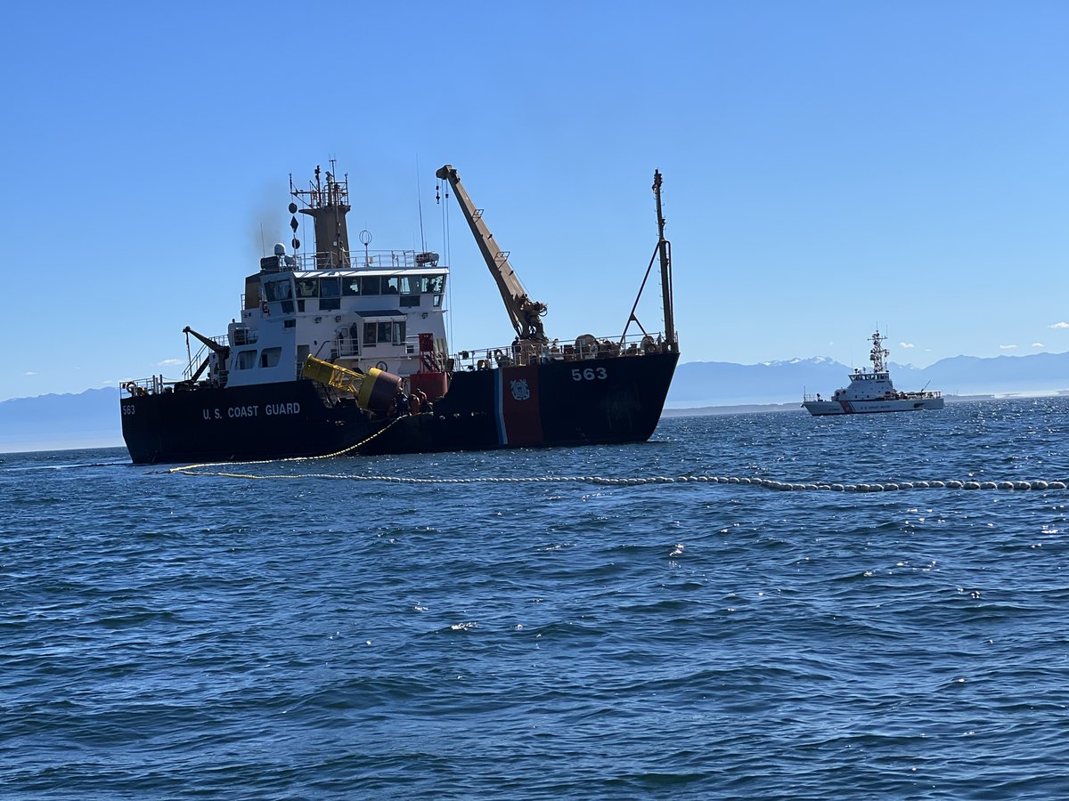 USCGNorthwest's tweet photo. Some additional photos we've received this morning from the #AleutianIsleIncident responders. Imagery shows net recovery by the CGC Henry Blake and a volunteer from @TheWhaleMuseum's SoundWatch program passing an Oikomi pipe to a crew member from the CGC Terrapin. https://t.co/oTQOhXGEqA