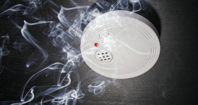 Net_Lettings's tweet photo. What are the new smoke and #CarbonMonoxide alarm #RegulationChanges for #landlords?
The regulations require at least one smoke alarm on each storey of the home that has a room used as living accommodation.
To find out more click on the link. https://t.co/WtLMhVxuoF https://t.co/riS0kVu0ah
