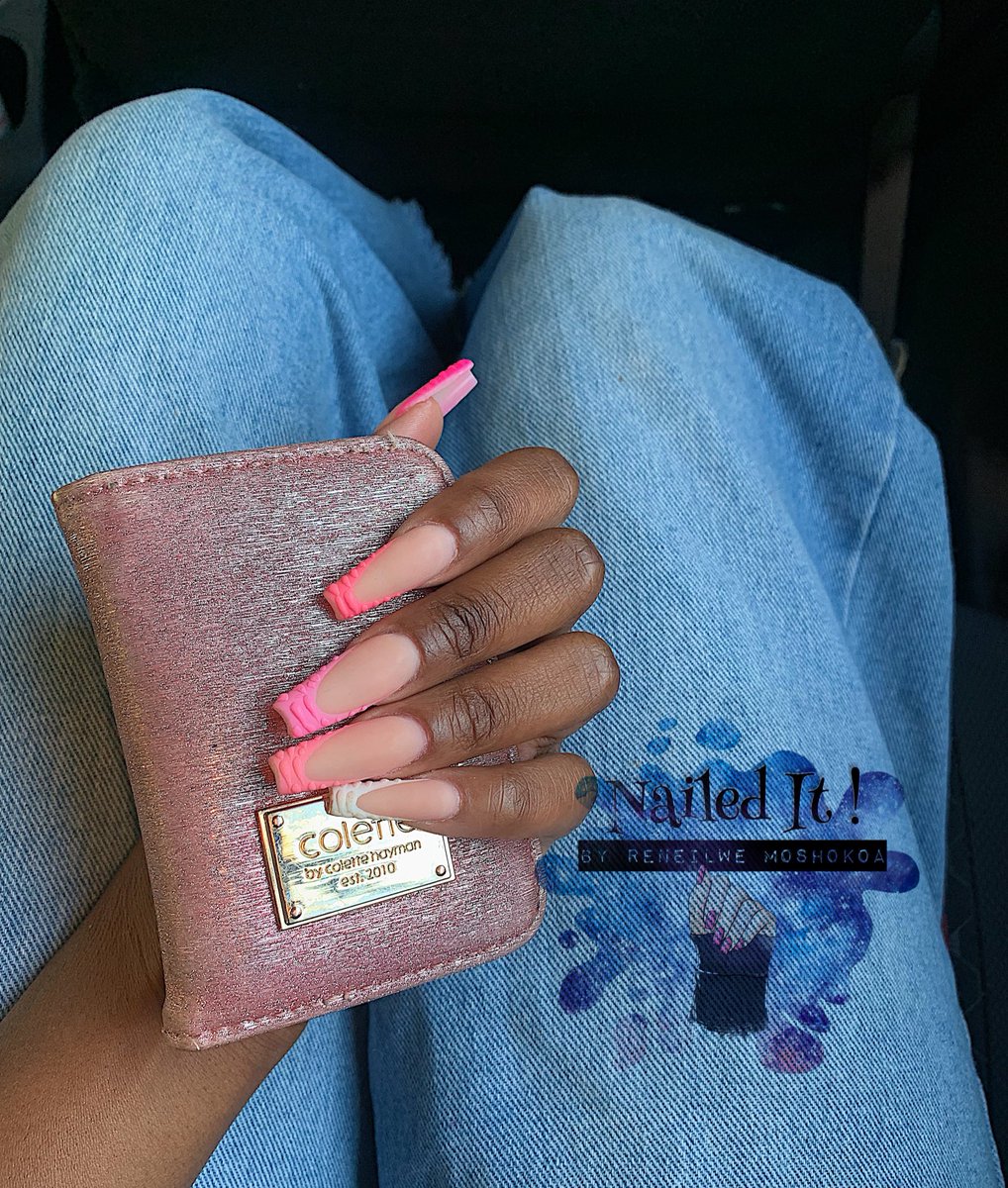 nailedit_byrm's tweet photo. Hey guys 🥂. I’m a nail technician based in Auckland Park. Dm to book your next set with me ! Please RT 🙏🏽❤️. #GirlTalkZA https://t.co/QmAouxTu4t