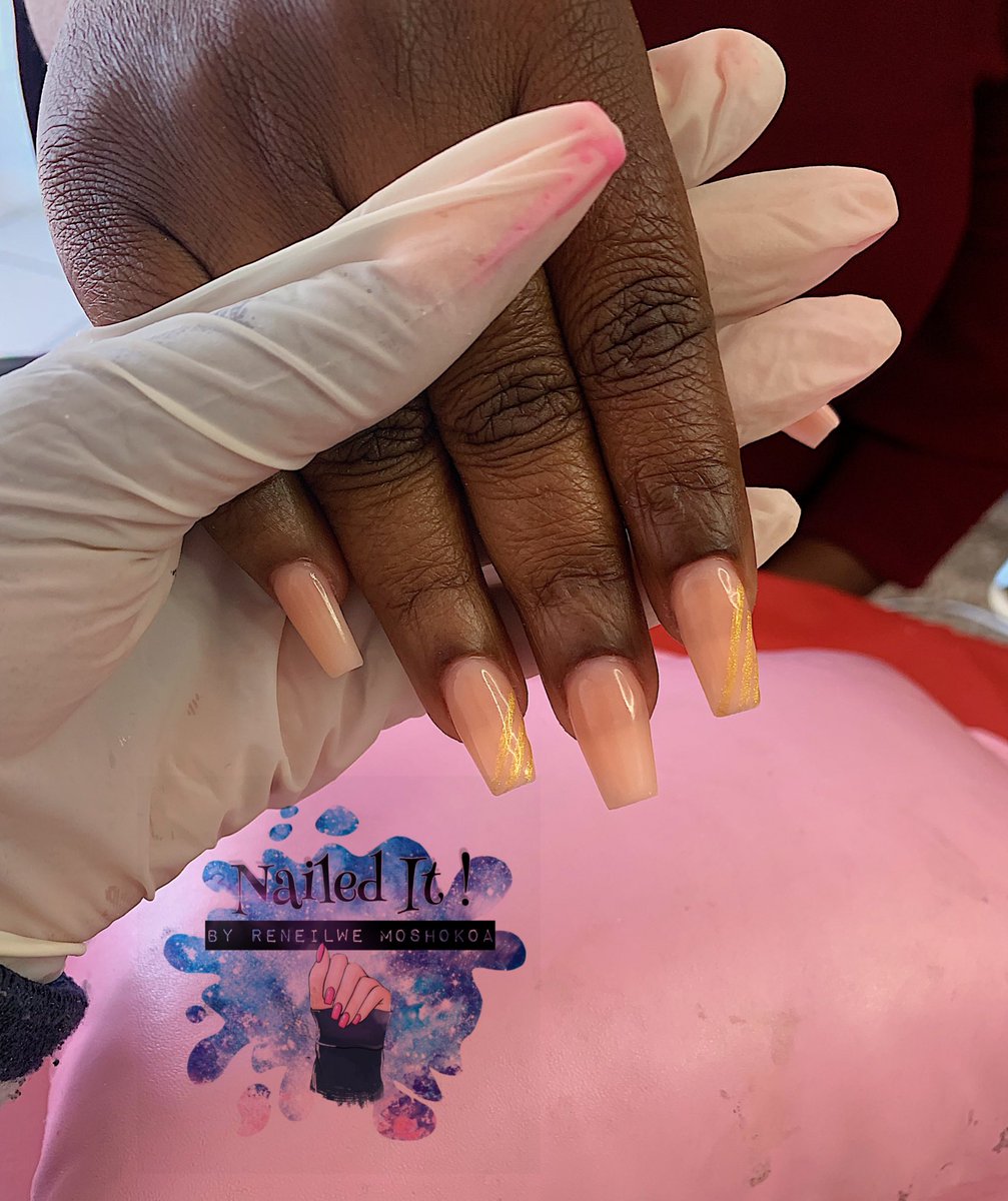 nailedit_byrm's tweet photo. Hey guys 🥂. I’m a nail technician based in Auckland Park. Dm to book your next set with me ! Please RT 🙏🏽❤️. #GirlTalkZA https://t.co/QmAouxTu4t