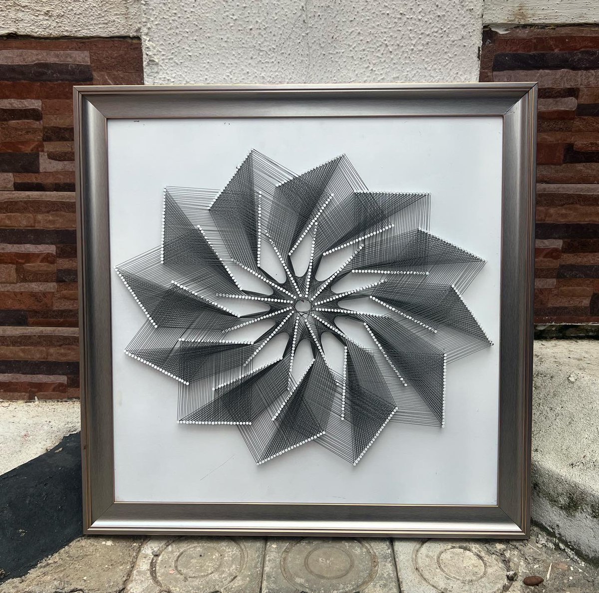 razaq_musa1's tweet photo. Just bored so I decided to make this😁. #stringarts #artwork #artist #wallartdecor https://t.co/VZuCwv3DEX
