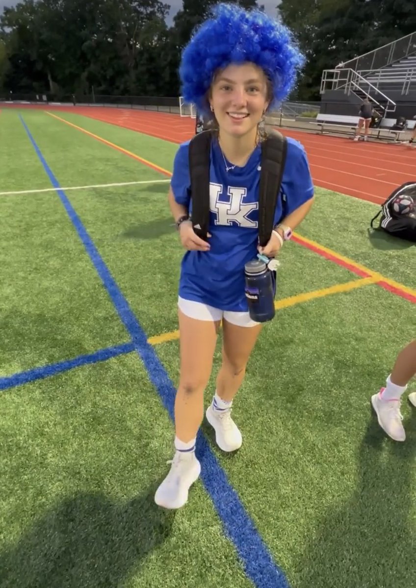 USCHSsoccer's tweet photo. GSOC Tryouts Day 2! Highlight pics of some of our Seniors! #themes #wigs #workhardplayhard #USCHS https://t.co/WeWG8vjoYW
