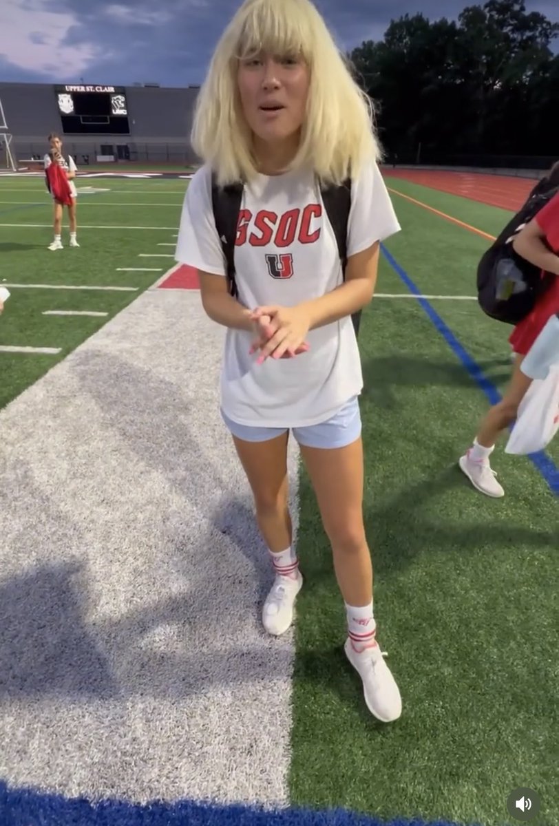 USCHSsoccer's tweet photo. GSOC Tryouts Day 2! Highlight pics of some of our Seniors! #themes #wigs #workhardplayhard #USCHS https://t.co/WeWG8vjoYW