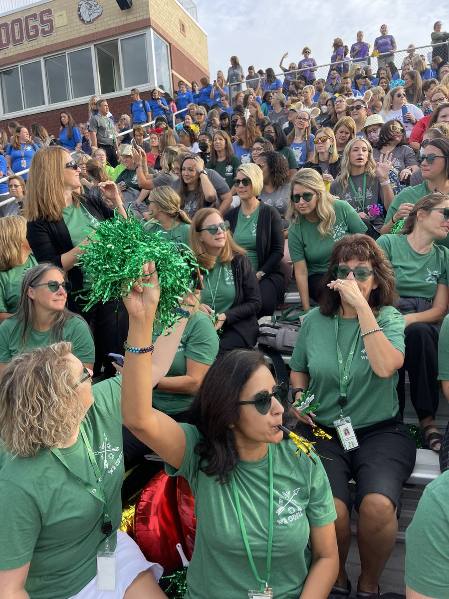 wrodell35's tweet photo. We will RiSE up! 💚🐉💚 #CCSrise2022 https://t.co/jYXkprv6sZ