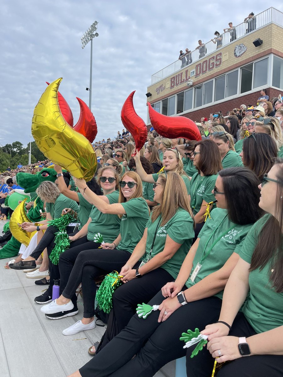 wrodell35's tweet photo. We will RiSE up! 💚🐉💚 #CCSrise2022 https://t.co/jYXkprv6sZ