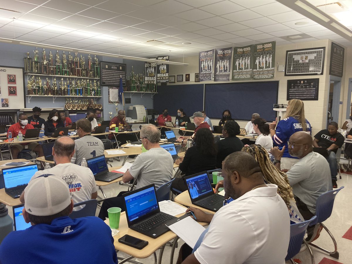 Burch_TitanOps's tweet image. CTE teachers visiting the new VDOE canvas resources.   #learnersforlife