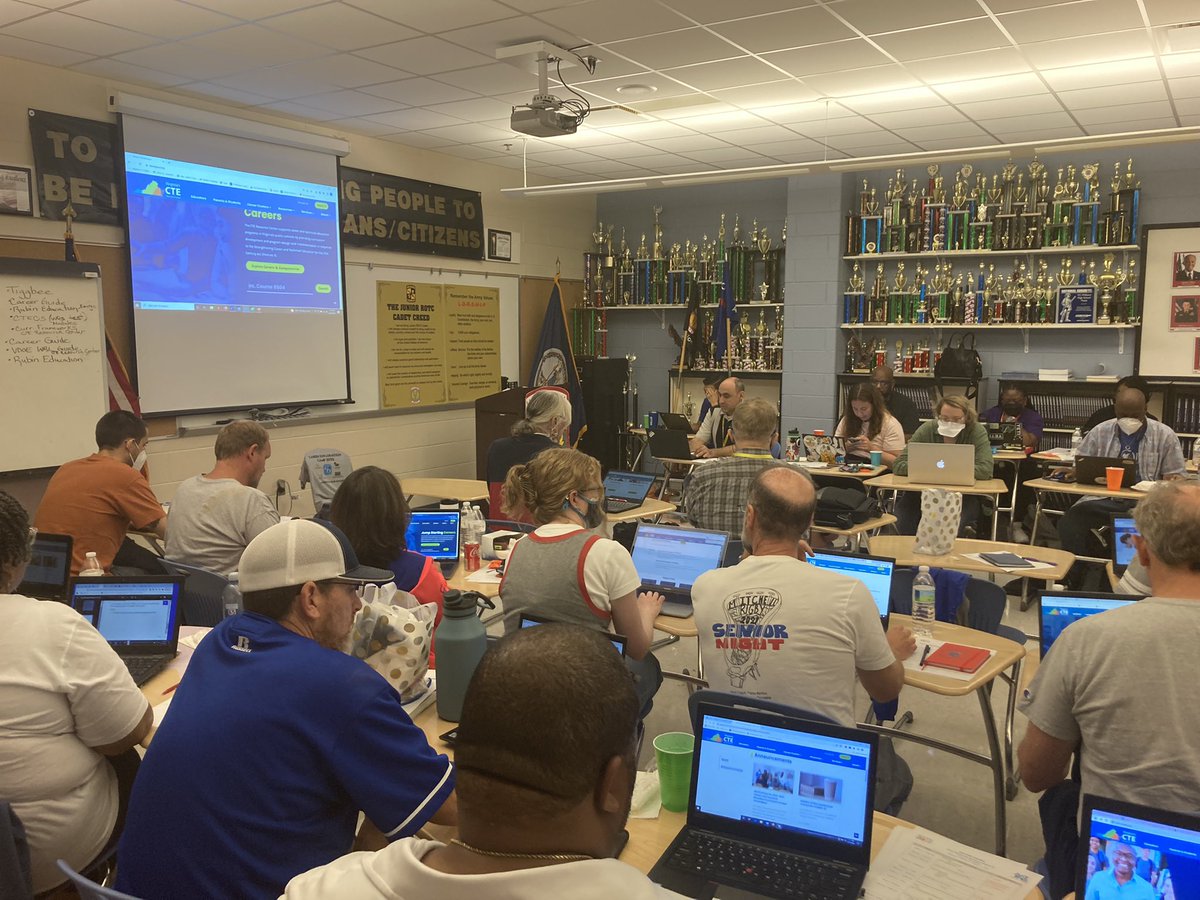 Burch_TitanOps's tweet image. CTE teachers visiting the new VDOE canvas resources.   #learnersforlife