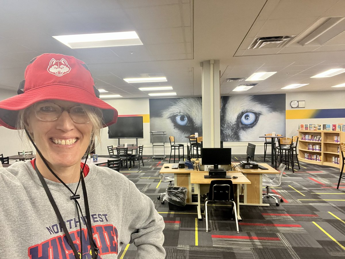 OPS_NWlibrary's tweet photo. Starting year 21 (25 if you include subbing when I stayed home with my babies).  This is my 15th year as a librarian . The bucket hat is new NWHS swag that I think will be a great hiking hat! @OPS_Northwest @ONW_Athletics #HuskyPride #library #librarian #firstdaypic https://t.co/K2xC5wMTyI