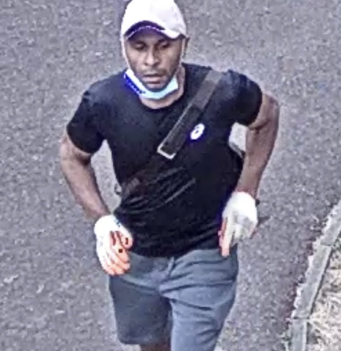 MrAndyNgo's tweet photo. An 87-year-old man on a mobility scooter was stabbed to death on Aug. 16 in west London. A witness said the man was surrounded by a group of youths. Police have released a photograph of a person of interest. https://t.co/KIHmsGX8Zg https://t.co/07EakwP14F