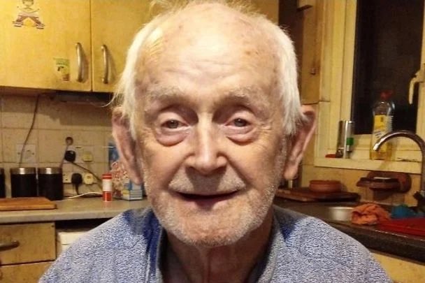MrAndyNgo's tweet photo. An 87-year-old man on a mobility scooter was stabbed to death on Aug. 16 in west London. A witness said the man was surrounded by a group of youths. Police have released a photograph of a person of interest. https://t.co/KIHmsGX8Zg https://t.co/07EakwP14F