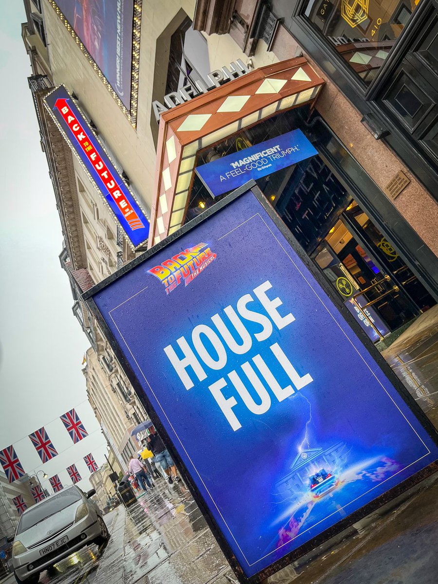 We’ve got a FULL HOUSE here in Hill Valley tonight! 🤓

Who’s ready to meet our new FUTURE BOYS AND GIRLS??? 🤪⚡️
