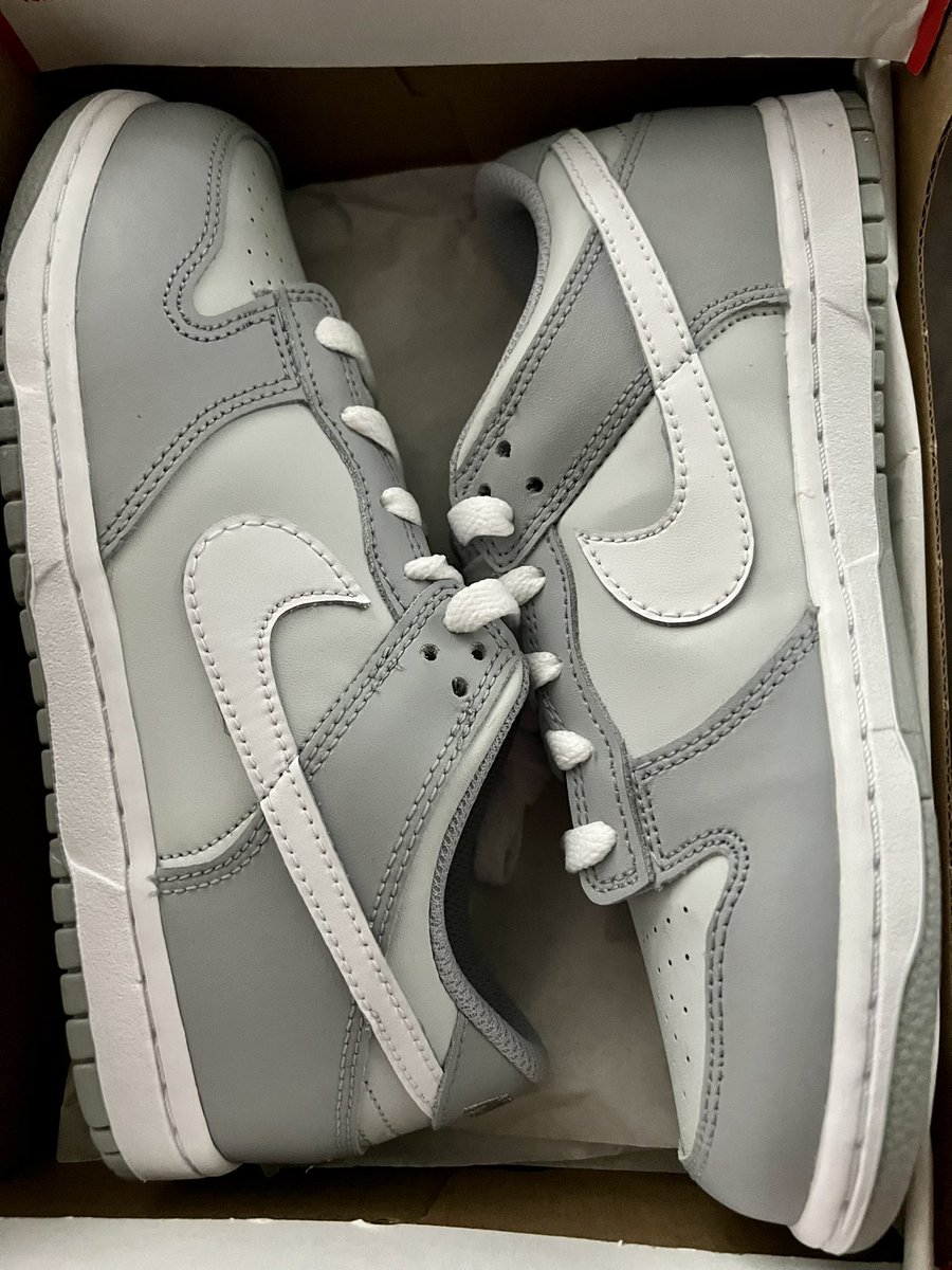 emob_'s tweet photo. 🚸BTS Sneaker Giveaway - $10 Shipped!🚸

Nike Dunk Low (Grey)
Size 3Y

To enter, reply w/ a pic your kid’s #KOTD! *Whatevs THEY chose to wear! Sandals, clean shoes, dirty shoes (me 🙋🏼‍♀️), etc*

Ends: 8/17/22 9:00PM CT

Winner will be randomly selected and notified by 10:00PM CT https://t.co/iMzySHlgxD