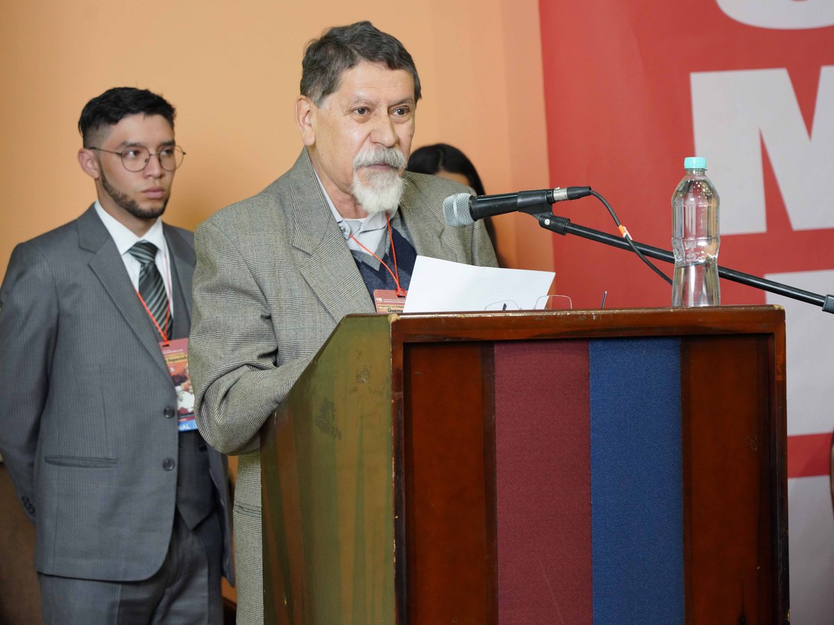 PcmleG's tweet photo. Hoy inauguramos el #26SIPRAL Seminario Internacional problemas de la revolución en América Latina, con el tema: "Las izquierdas, los trabajadores y los pueblos frente a la guerra imperialista".
Internacionalismo proletario, presente!, por la Revolución y el socialismo. https://t.co/syzzxnDBNS