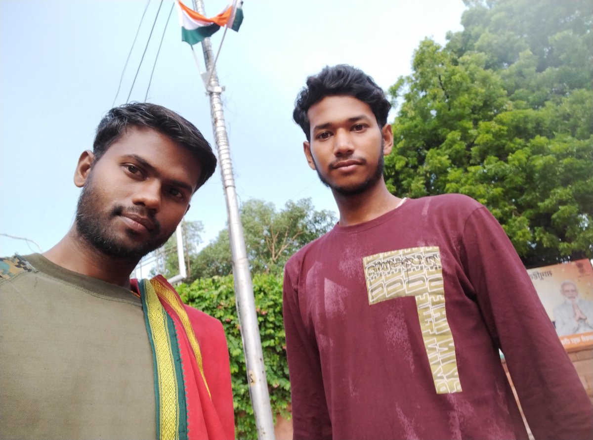 आज पुरे दिन रास्तो पर भटक ने के बाद भी हमें अपने जो लेटर भेजनें थे वो पुरे नहीं हो पाए कल फिर से <a href="/CPDelhi/">CP Delhi #DilKiPolice</a> ऑफिस जाना पड़ेगा और फिर हरियाणा के कलेक्टर जी के पास अपने लेटर देने जाना पड़ेगा l  @SSCGD_STUDENT @DrShyamJha <a href="/yogitabhayana/">Yogita Bhayana योगिता भयाना</a> #SSCGD2018_नागपुर_से_दिल्ली_पैदल_मार्च