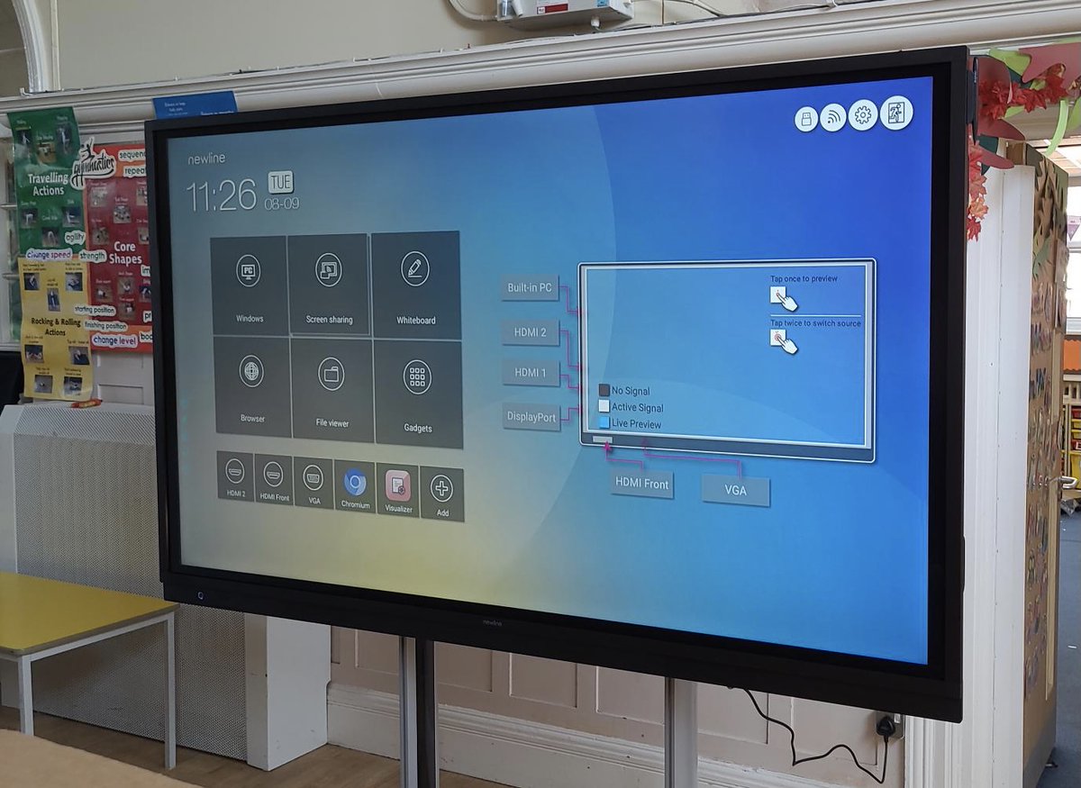 StaffsTech's tweet photo. Another 86” screen installed thanks to our friends at #Newline this school will be happy!
#staffordshire #schools #edtech #ICT https://t.co/tvMT1eq7A9