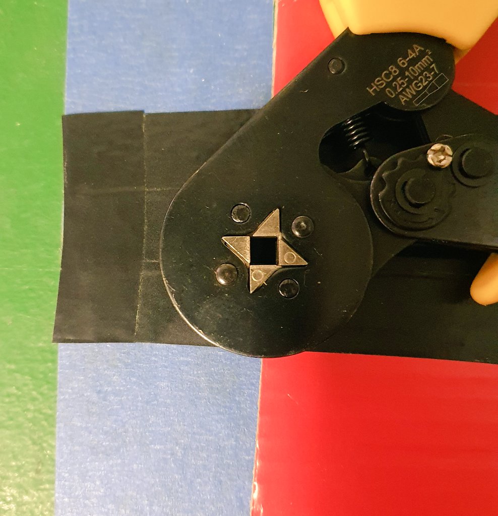 Quand tu fais le drapeau d'<a href="/Orel_san/">OrelSan</a> #Civilisation en 2.2 avec les moyens du bord... 🤣 ok çà ne vaut pas une <a href="/Punchline_Orel/">Punchline Orelsan & Gringe</a> 🤣