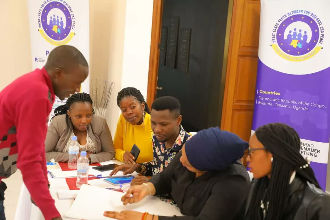 visionjeunesse2's tweet photo. 1/2. Group 1 talked about Advocacy : When youth talk about advocacy , it is not about  looking us as the ones to respond to the issues, but us for developing the strategies and policy through dialogue and proposing papers of what the government and private sectors could put https://t.co/yLeMcYxhDp