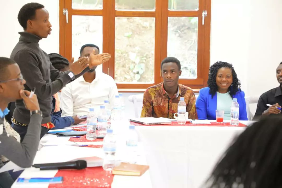 visionjeunesse2's tweet photo. 1/2. Group 1 talked about Advocacy : When youth talk about advocacy , it is not about  looking us as the ones to respond to the issues, but us for developing the strategies and policy through dialogue and proposing papers of what the government and private sectors could put https://t.co/yLeMcYxhDp