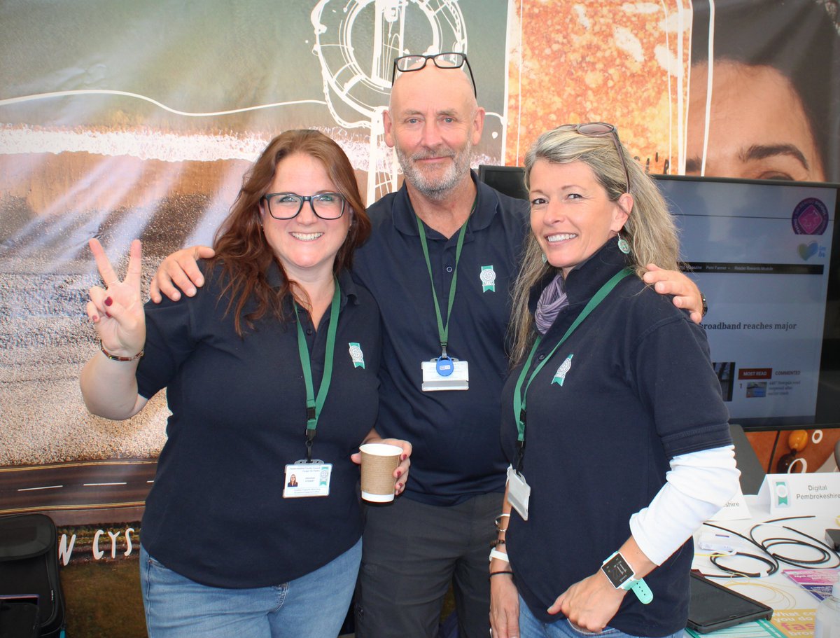 MartinJonesNAEA's tweet photo. One final tweet regarding today's #Pembrokeshire #Countyshow - It was lovely to see #DigitalPembs part of @Pembrokeshire County Council, present, as they are so supportive of @OgiWales &amp; are great at what they do! @patrickhannon87 was working away, but your team are amazing! https://t.co/AqaejMR6CA