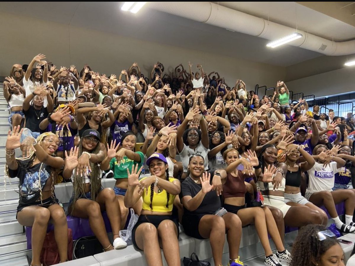 ewbec's tweet photo. ain’t nobody safe #4tre #pvamu26 https://t.co/NumEqZk0wU