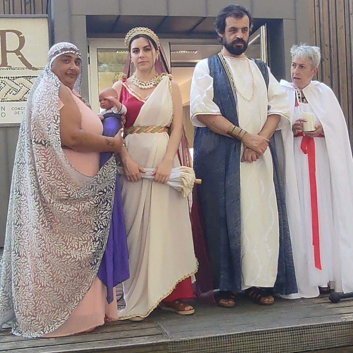 Cristinavigo28's tweet photo. Romanos y romanas el jueves 18 últimas representaciones  de la temporada de la villa romana en Miranbel de 20a21 y 21a22 la entrada es gratuita" 'os esperamos" https://t.co/bEvfeSDx7G