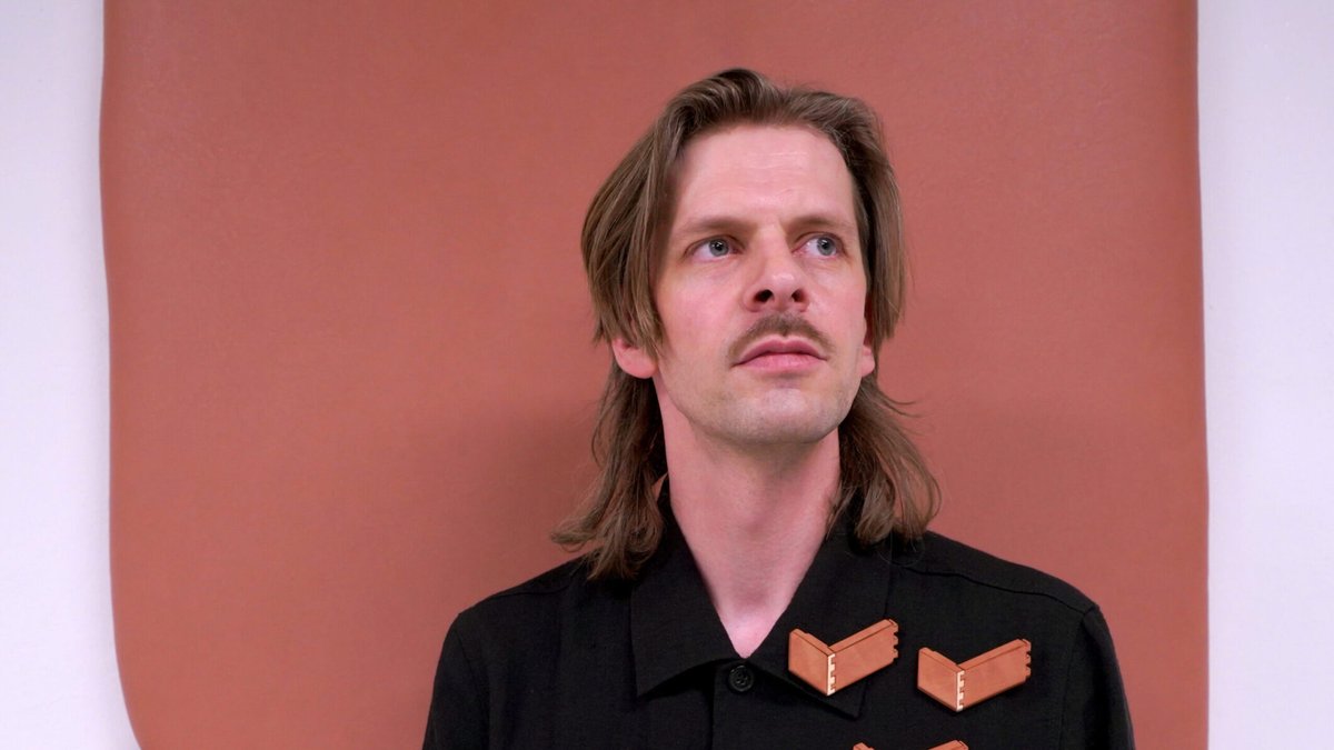 Wat gebeurt er met hekken en andere omheiningen als ze niet meer nodig zijn? Doe mee met het workshop van Alban Karsten op 10 &amp; 11 september op het Grazende Zwaan festival en transformeer materialen bedoeld om grenzen te creëren in een speels kunstwerk 👉bit.ly/3prmxrI