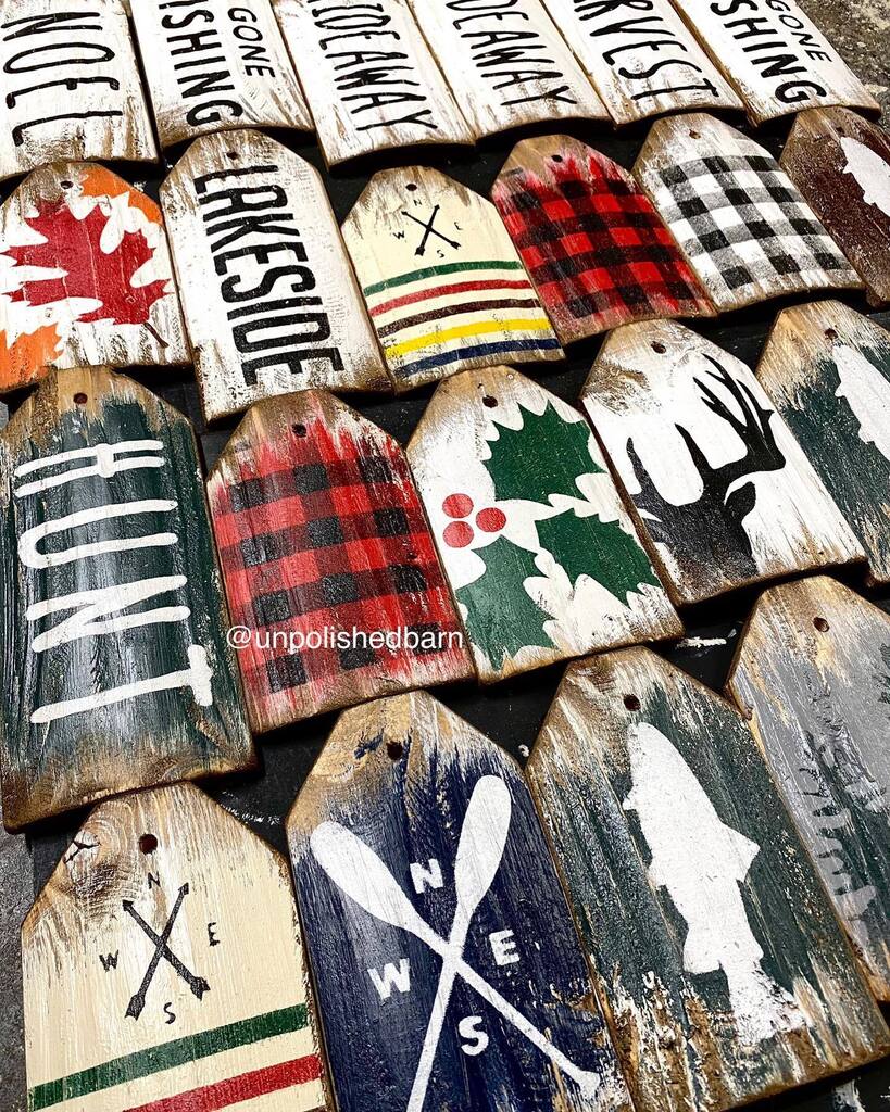 Lots of tag sets shipping out &amp; more in the works! 😃 So much to do this week let’s go!!!
#christmasdecor #lakehousedecor #rusticdecor #homedecor #handmade #huntingdecor #woodsigns #rusticsigns #mainesmallbusiness #mainemade #buffaloplaid #gonefishing #fishingdecor #etsy #ets…