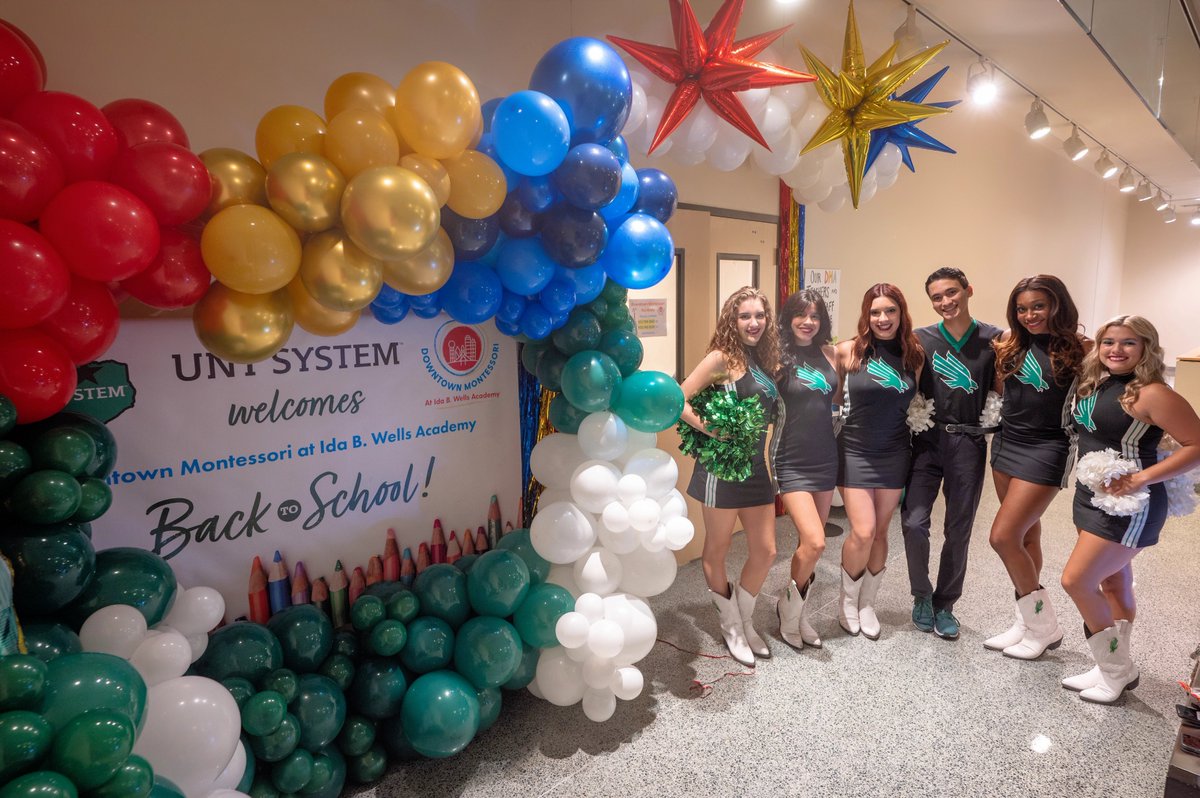 untsystem's tweet photo. @UNTSystem and the UNT Cheerleaders warmly welcome students and their parents at the Downtown Montessori at Ida B. Wells Academy "back to school!" #WeAreNorthTexas, #preschooler #montesori #learnandplay #UNTSystem @northtxcheer @UNTsocial
https://t.co/IY8qwXPGaq https://t.co/MxJ13lj6F8