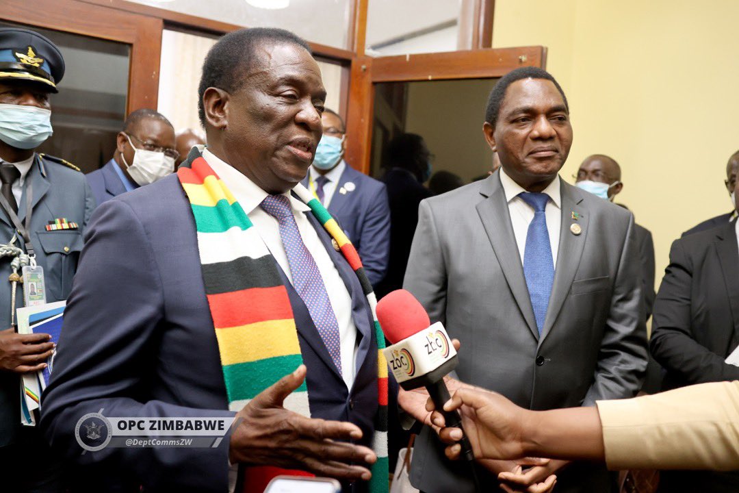 DeptCommsZW's tweet photo. H.E. President @edmnangagwa meets H.E. President of the Republic of Zambia @HHichilema on the sidelines of the summit in Kinshasa. The Presidents briefed media after the meeting saying, as neighbours,
they have a lot to jointly explore including Batoka, Kazungula &amp; other projects https://t.co/6eDjjcb20G