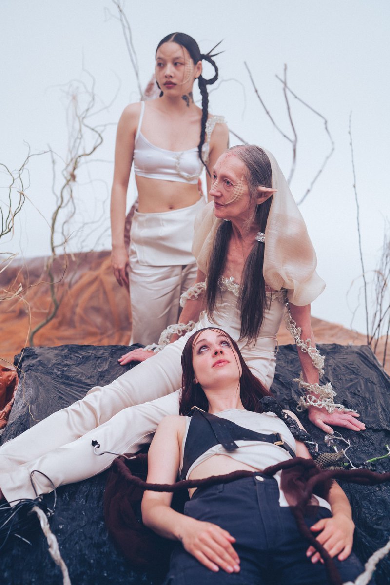 MOMOMOYOUTH's tweet photo. POV: We all want to know if you’ve watched the Spaceman video yet.

Thank you to the brilliant Fon And Fa for making my intergalactic dreams a reality!✌️👽 https://t.co/SDIGrb2KSW