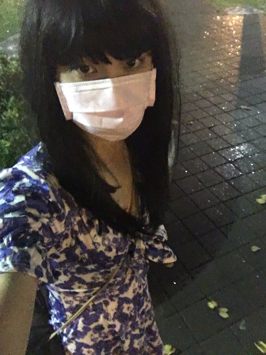半夜不睡覺來去公園走走
有沒有帥哥出沒呢？