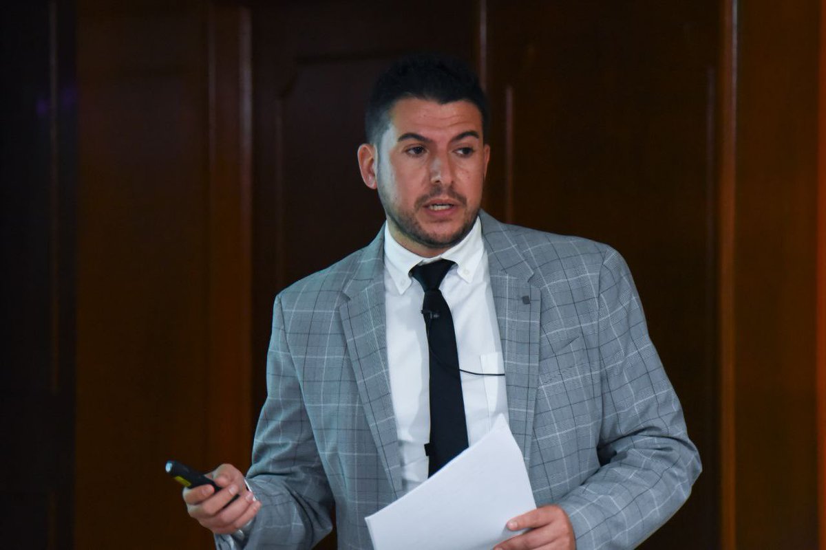 letyvictoriat's tweet photo. Por ello, el día de hoy recibí, al Dr. @Manu_cabanas, quien nos impartió la Conferencia Magistral “La celebración de elecciones durante las emergencias constitucionales. Análisis comparado del caso mexicano con la realidad internacional”. https://t.co/2RrGAfemp8