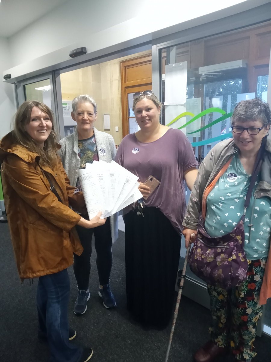 WWBSquashed's tweet photo. Delivered! 206 signatures on the petition from residents of #Barcombe were handed in to Lewes District Council @LewesDC at their office today, urging their Planning Dept to reject #Gladman's speculative and insensitive proposals for 70 houses on the #BlackcurrantField. 🧵 https://t.co/W9IQn1pIIm