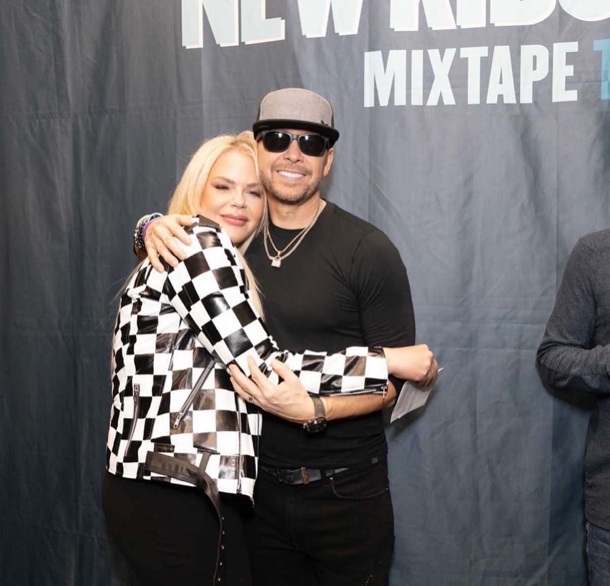 CoriAHudson's tweet photo. Cheers to the Birthday Boy! @DonnieWahlberg @nkotb #dapperdon #mixtapetour2022 https://t.co/F7YZDTMyGe