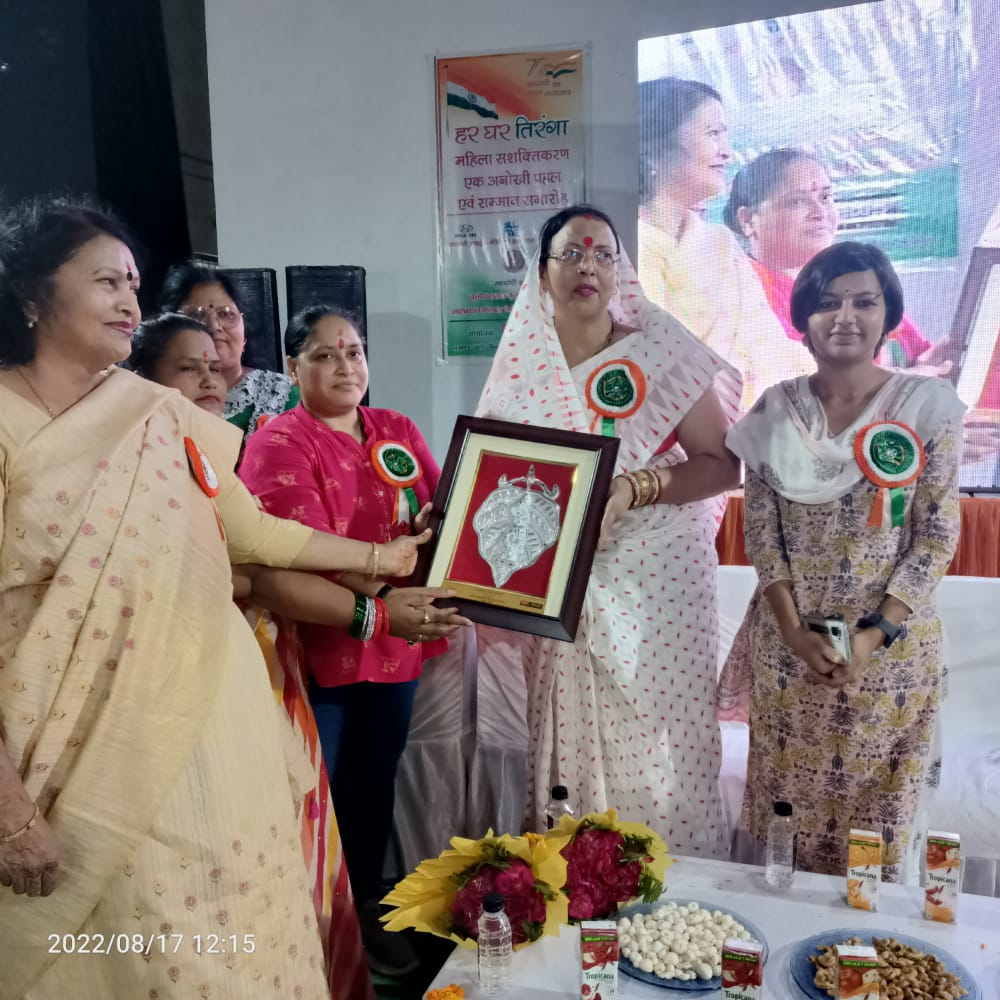 smishra1992's tweet photo. @inahardoinews द्वारा आयोजित आजादी के 75वें अमृत महोत्सव कार्यक्रम में महिला सशक्तिकरण कार्य मे उत्कृष्ट कार्य करने वालों को सम्मानित किया गया। @Akanksha_IITK, @dmhardoi ,@CdoHardoi https://t.co/mL5kwDDzO5