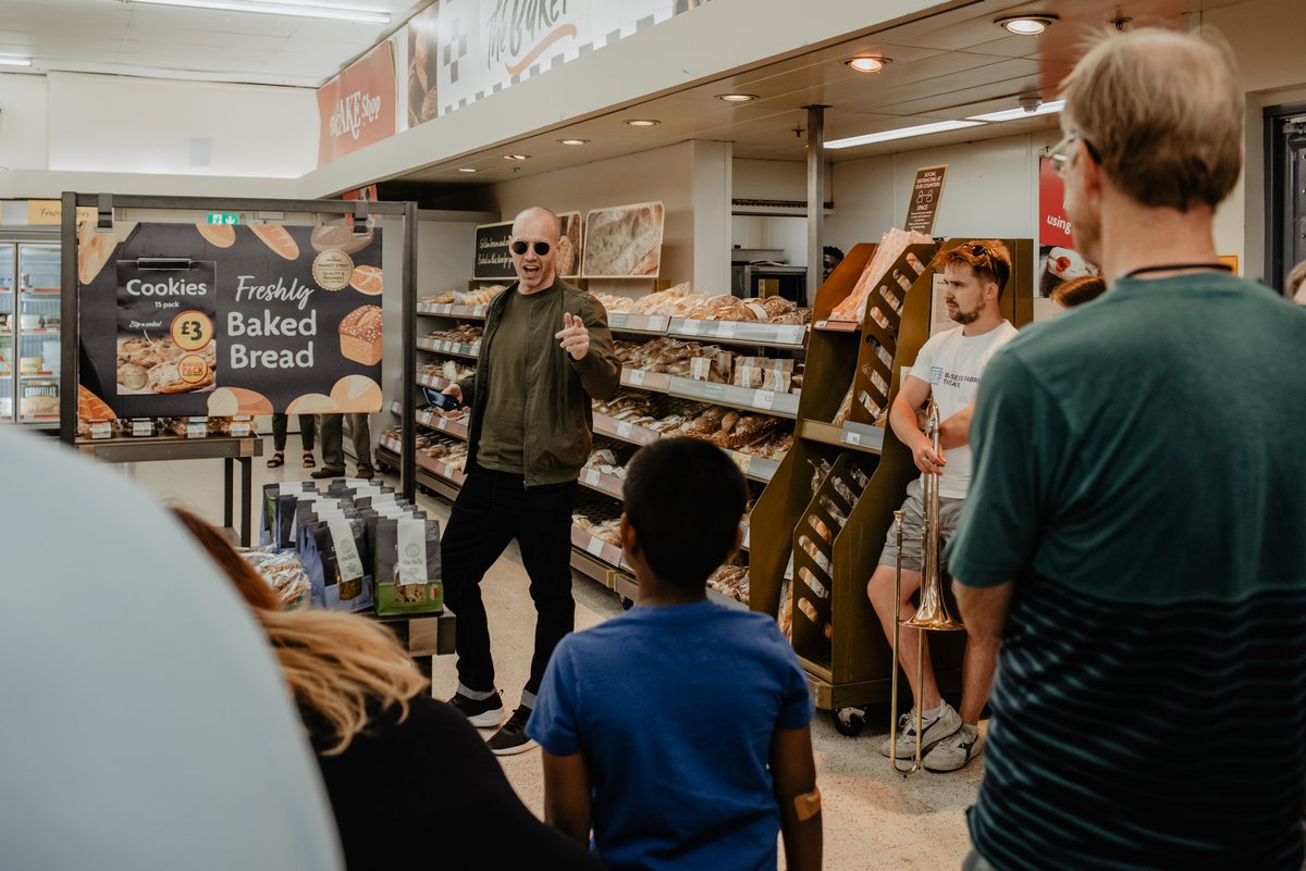 BaselessFabric's tweet photo. Next up for #HighStCarmen its Wandsworth Town! We'll be starting at 5pm in @SouthsideSW18 then onto Primark, @SpreadEagleSW18 & @LibraryTown - come for free and experience Carmen as you've never seen it before! #StreetOpera #FreeLondon https://t.co/WYRH3fS5mx