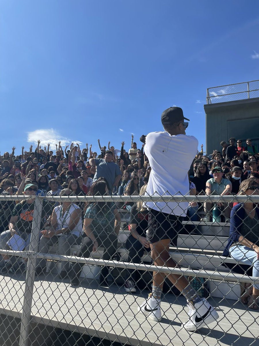 NicoletMiddle's tweet photo. Rescue a Generation came out and brought the hype and energy to our students this morning! Their message and story was inspiring! What a way to kick off our year! @rescueagen @BanningSchool @tdav8 https://t.co/tHYTjPVd48