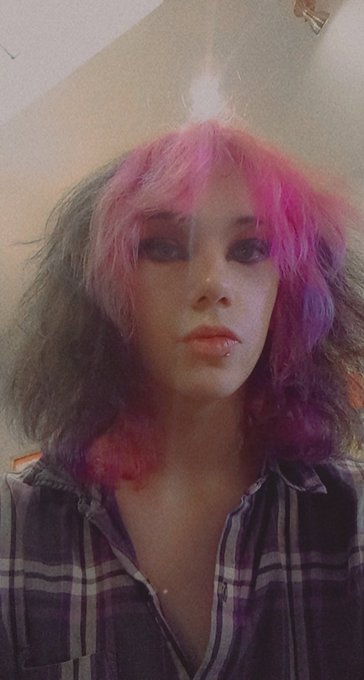 Lonely, horny and completely dead emotionally https://t.co/hr2mgppy5k